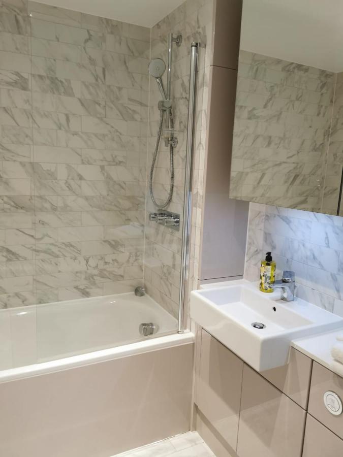 Comfy 1 Bed Studio 1 Minute From Train Station Apartment London Exterior photo